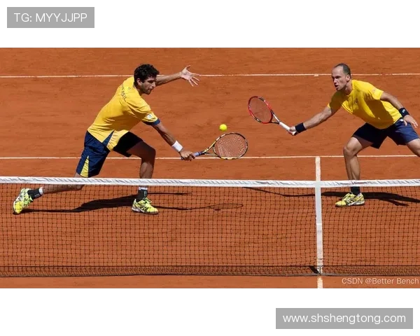 网球新手必看：提升团队协作能力的实用技巧与建议