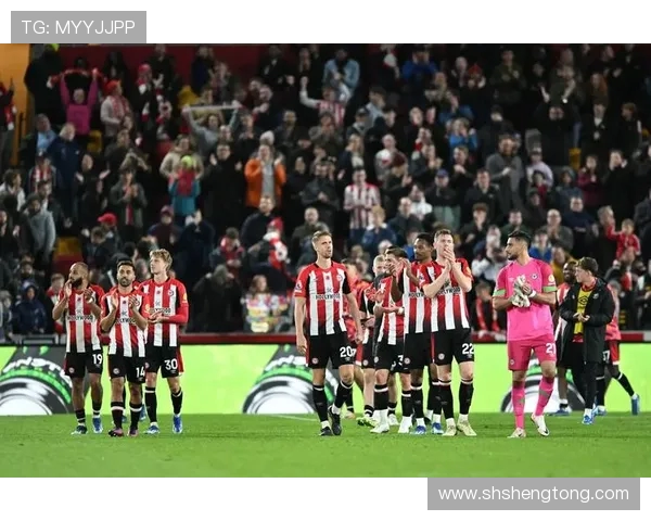 曼联与切尔西激战正酣 双方争夺英超顶尖荣耀巅峰对决 曼联与切尔西激战正酣 双方争夺英超顶尖荣耀巅峰对决